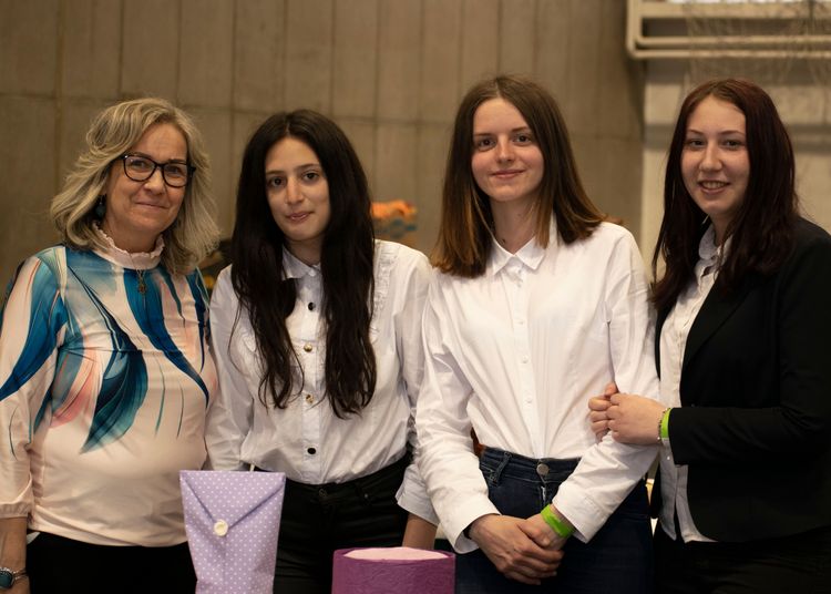 VI. Díszcsomagoló minősítő verseny